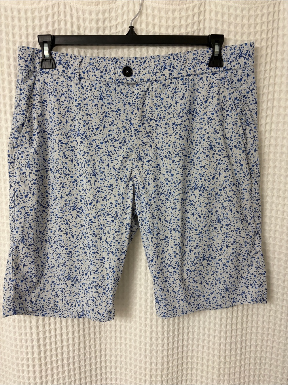 Greyson Montauk Golf Shorts Men 34 Blue Floral Splatter Performance Stretch